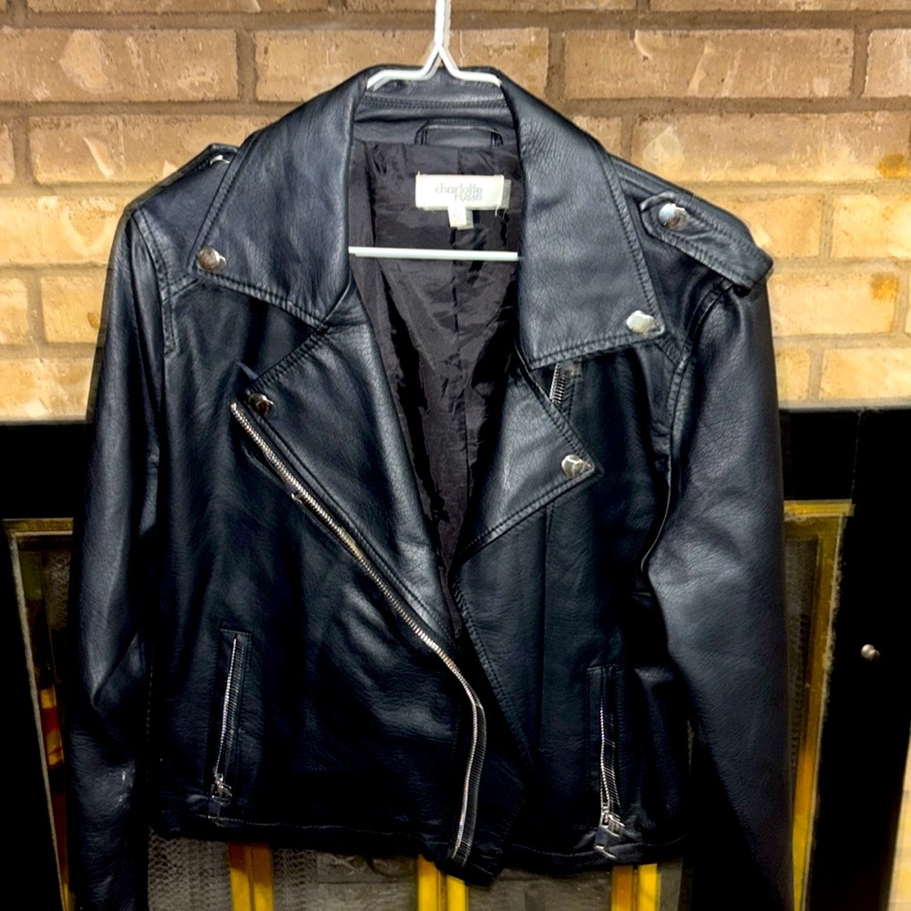 Sexy, leather, black jacket, cropped, detailed zipper